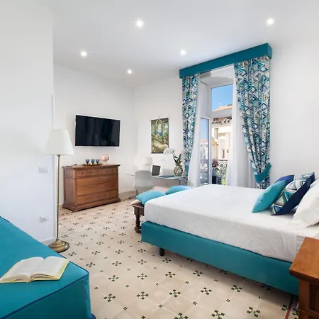 Shine House Nyaraló