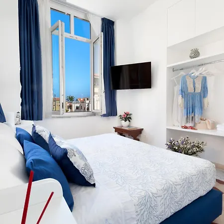 Nyaraló Shine House