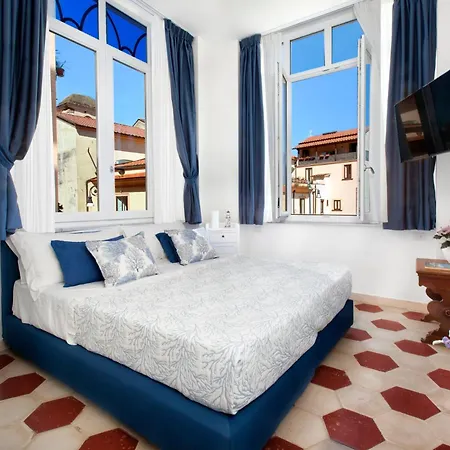 Nyaraló Shine House *