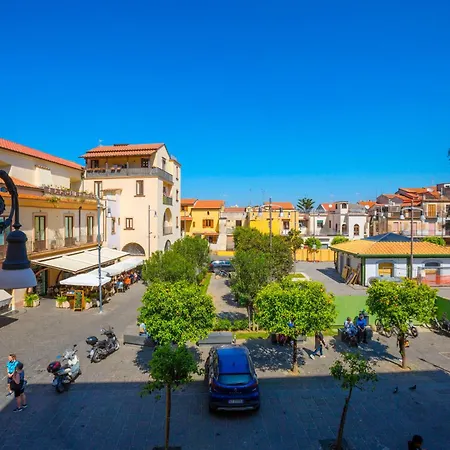 Nyaraló Shine House *