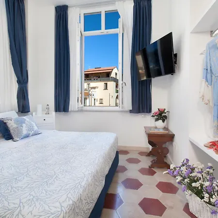 Shine House Sorrento